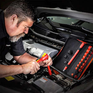 3/8″ Dr 13pc VDE Socket Set with Storage Case