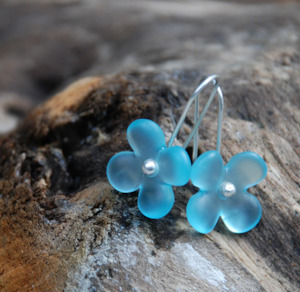 Nick Feint Stone Arrow: Hydrangea Flower Earrings