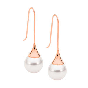Jewellery Pearls: Stainless Steel IP Plated Shell Pearl Drop Earrings