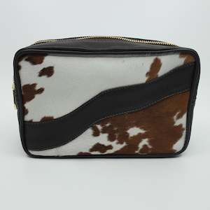 Accessories: Unisex Toiletry Bag - Jersey & White