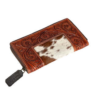 Accessories: Carrie - Hand Carved Cowhide Wallet