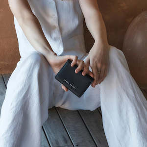 STATUS ANXIETY // Easy Does It BLACK