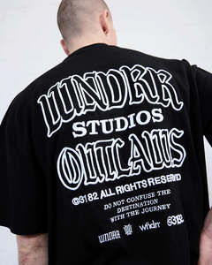 WNDRR // Outlaws Heavy Weight Tee BLACK