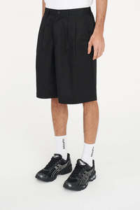 Him Shorts: HUFFER // Pleated Baggy Short BLACK
