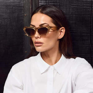 Eyewear: VALLEY // Piaf CHAMPAGNE w. GOLD METAL / BROWN GRADIENT LENS