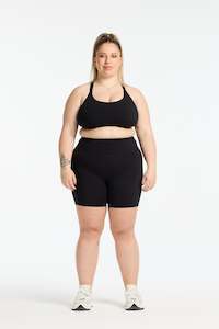 Black Leggings: STAPLE W/ POCKET MID SHORT ONYX