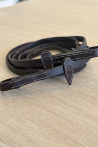 Sale: Soft Notched Leather Reins - Plain flat - Cream Stitch
