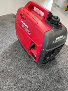 Pumps & Generators: Honda 2kva Invertor Generator