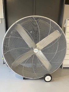 Heating/Cooling: Large Fan