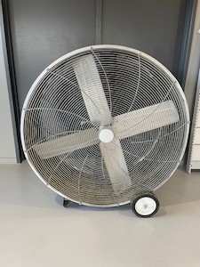 Heating/Cooling: Small Fan