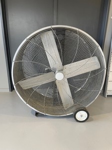 Heating/Cooling: Small Fan