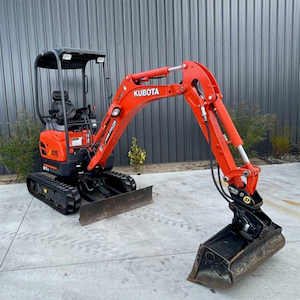 Kubota 1.7 Ton Digger (with tilt bucket)