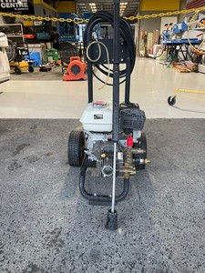 Lawn & Garden: Water Blaster Petrol 2200 psi