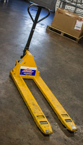 Pallet Lifter (750kg) – Harrisons HireMaster Feilding