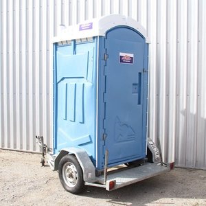 Products: Portaloo Flushing on Trailer – Harrisons HireMaster Feilding