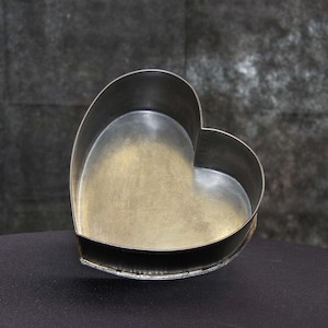 Products: Cake Tins Heart