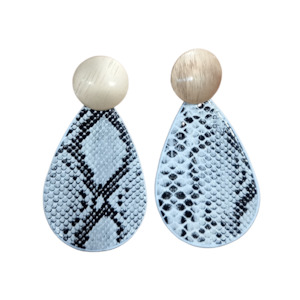 Jewellery: Soho Earrings Blk & Wht Tear