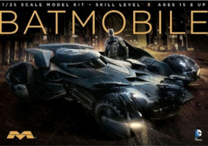 Scifi: Moebius Models 964 1/25 BvS Batmobile
