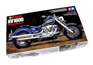 Bikes: Tamiya 14080 1/12 xv1600 Road Star