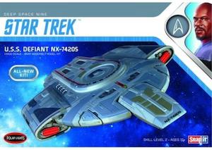 Space: Polar Lights 0952 1/1000 Star Trek USS Defiant