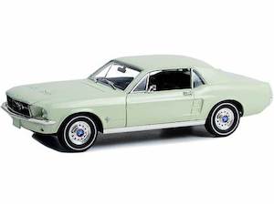 1 18 Scale: GreenLight GL-13663 1/18 1967 Ford Mustang Coupe