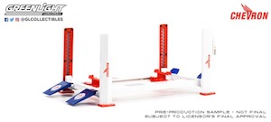 1 18 Scale: GreenLight GL-13637 1/18 Four Post Lift- Chevron