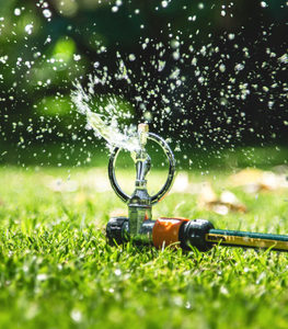 Impact Sprinkler With Heavy Duty Plastic Base - Holman Industries