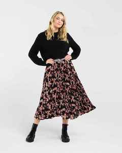 Black Stone: BLACKSTONE Becca Crop Knit Black