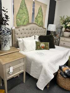 King French Villa OAK Bed/ Weather Wash