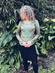 Wild Green longsleeve ~ Merino ~ S/M ~ NEW