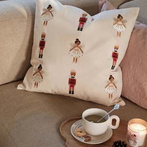 Broste Copenhagen: BROSTE Cushion Fairy Tale - Red/Off White 50X50cm