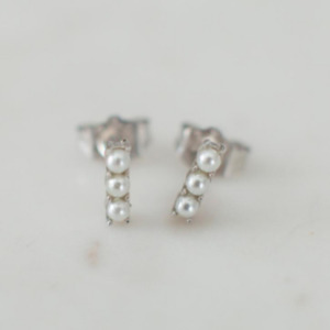 Sophie: Sophie Store - Pearl Bar Stud Earrings