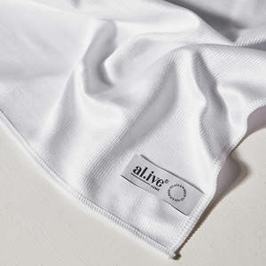Al Ive: Alive Glass & Mirror Microfibre Cloth