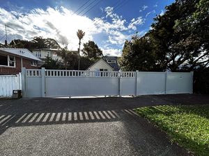 Products: Aluminium Gate in Auckland, Secure & Stylish Entry Homelovers