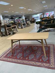 Table: Flow Extension Dining Table