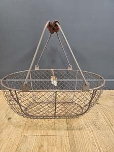 Parnell: Wire Oval Basket Small