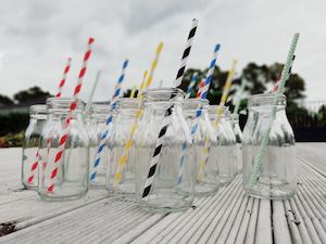 Outdoor: 200ml milk bottle with colour straws