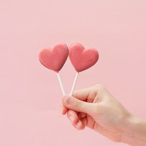 Chocolate Treats: Milk Chocolate Lollipop Duo