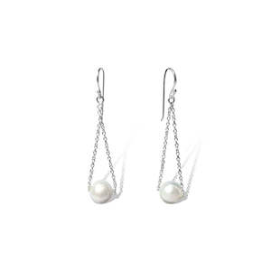 Jewellery Pearls: Sterling Silver Chain with Fresh Water Pearl Earrings