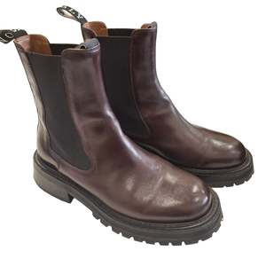 DEADLY PONIES BOOTS SIZE 39