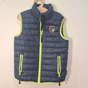 Re Loved: RE-Loved - Kozi Kids Vest (5-7 Years)