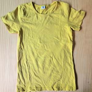 Re Loved: RE-Loved - MTAF Yellow Short Sleeve Top (7-8 Years)
