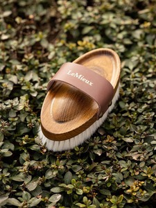 Brushes: LeMieux Artisan Soft Goats Hair Brush