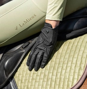 Show Clothing Horse Riders: LeMieux Close Contact Gloves