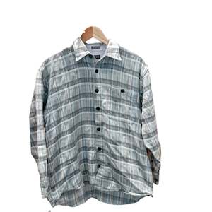 Shirts: Classic Shirt - Size M