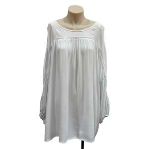 Tops: White Floaty Top - Size L