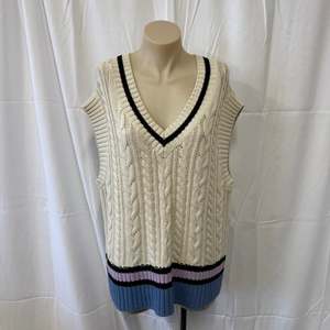 Womens Clothing: Knitted Vest - Size 10