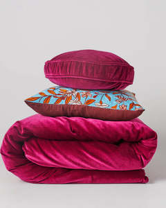 Kip & Co Anemone Velvet Pea Cushion | Anemone