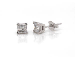 Diamond: Solitaire Princess-cut Studs TDW 0.80ct