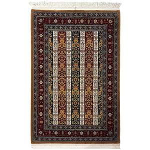 Persian: Fine Hand-knotted Ghom Persian Rug 140cm x 208cm